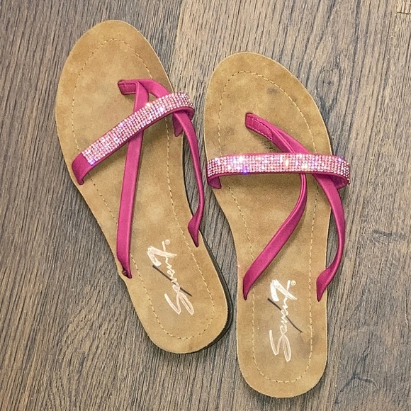 New Seven7 Fushia  Rhinestone Sandals     Size 9 - Picture 6 of 6